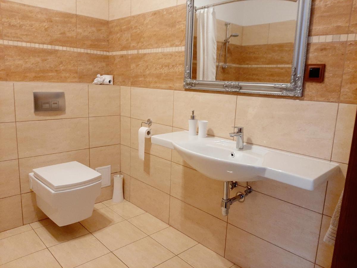 Centrum Konferencyjne Brancon Babimost Экстерьер фото