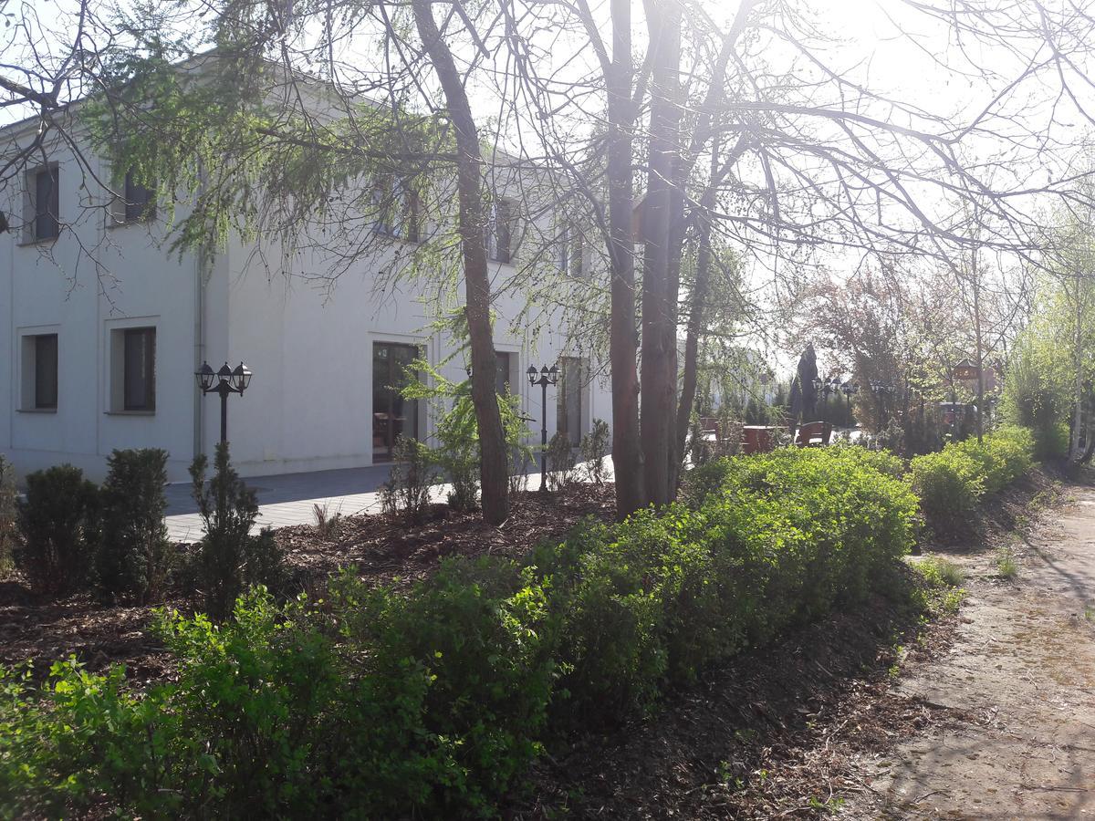 Centrum Konferencyjne Brancon Babimost Экстерьер фото