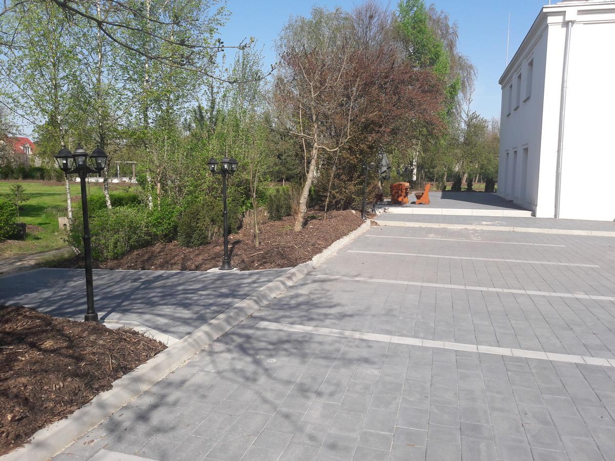 Centrum Konferencyjne Brancon Babimost Экстерьер фото